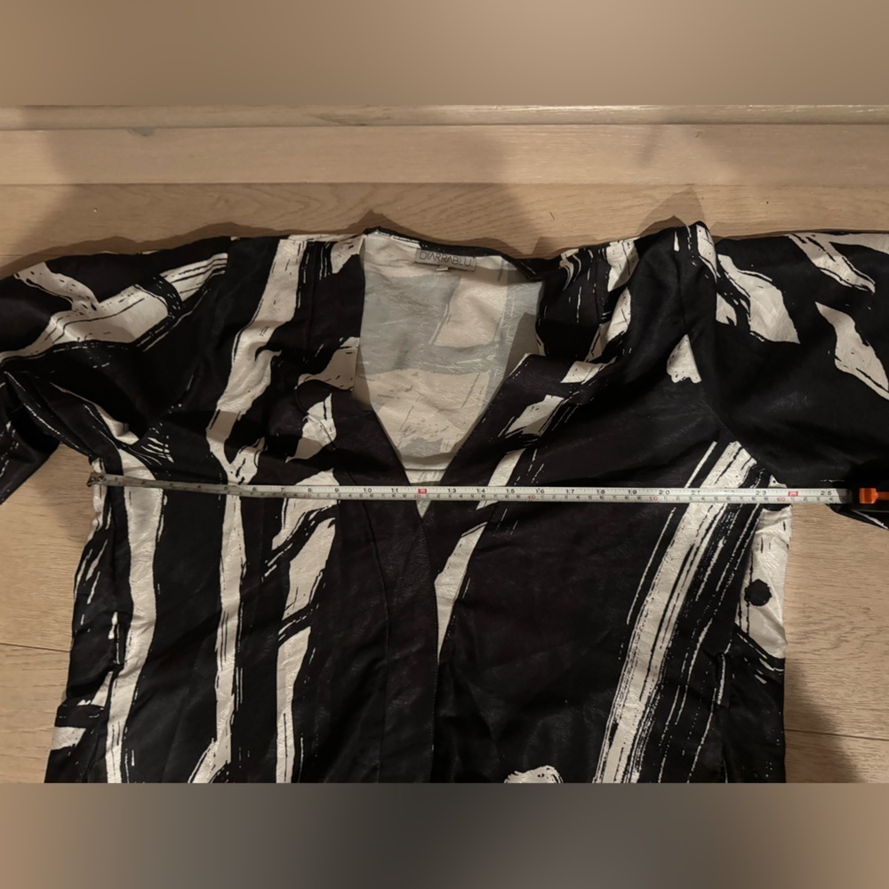 DIARRABlU Naim Maxi Dress
Size M (8-10) - Picture 15 of 15